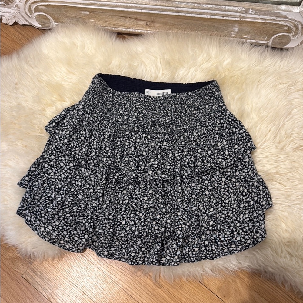 Hollister Black and White Floral Mini Skirt